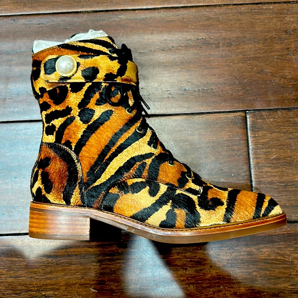 Louise eat Cie leopard print boot